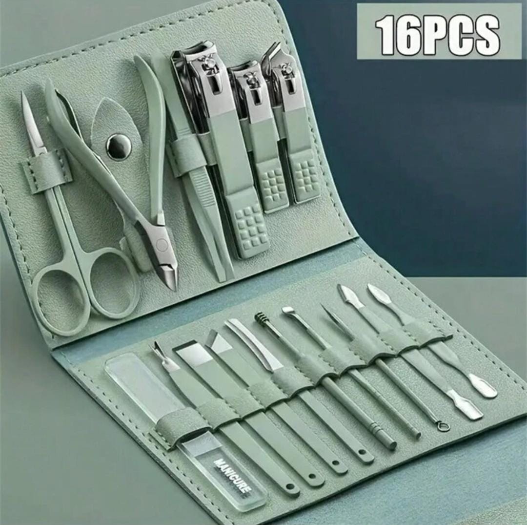 Manicure Set (16 pcs)