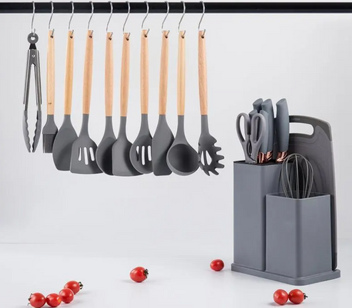 19 Piece Kitchenware set