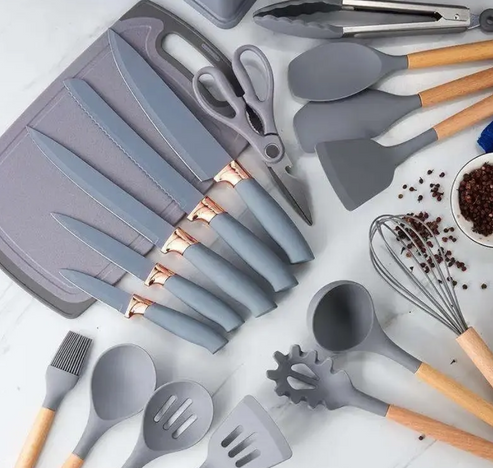 19 Piece Kitchenware set